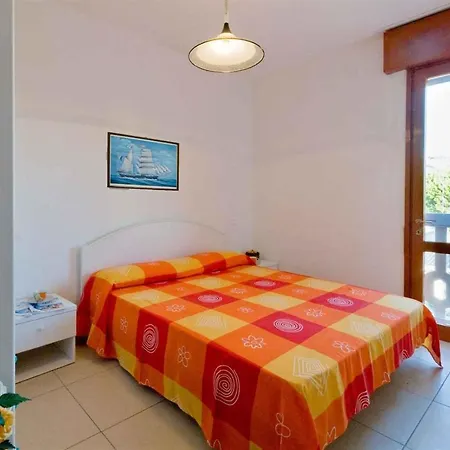 Διαμέρισμα In 24582 *